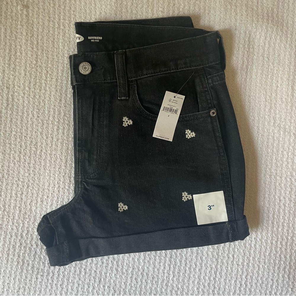 Old Navy Black Denim with White Flowers Mid-Rise Boyfriend Shorts, Size 2